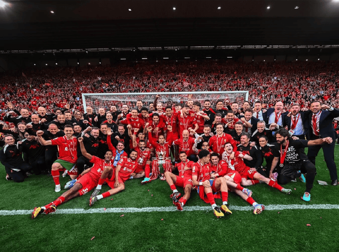 一边是冠军 一边是冠军